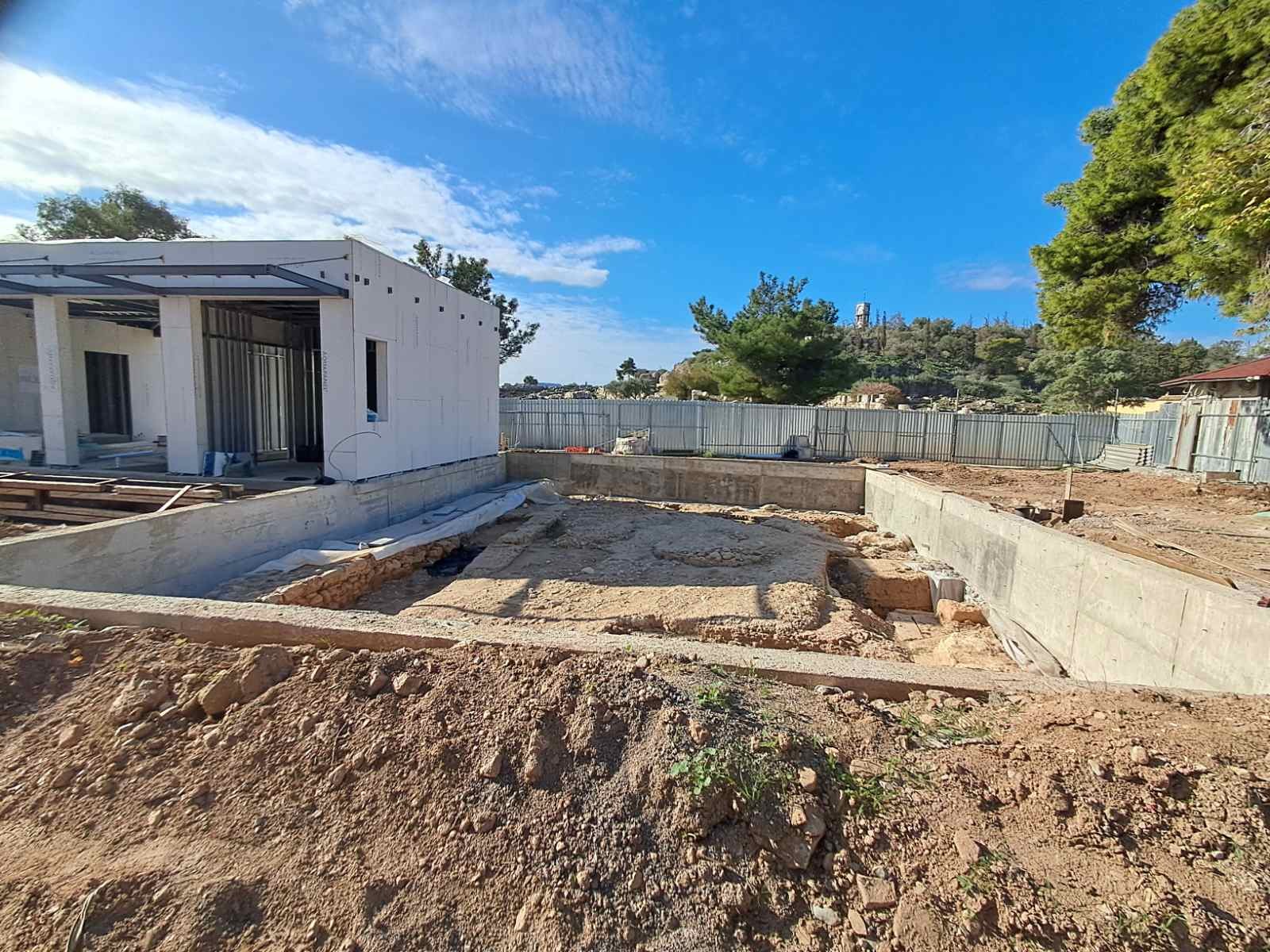 Ελευσίνα — Κτήριο Εισόδου
